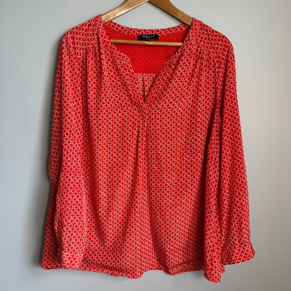 Dalia Plus‎ Women's Long Sleeve Lightweight Satin Pullover V-Neck Blouse Red 2X